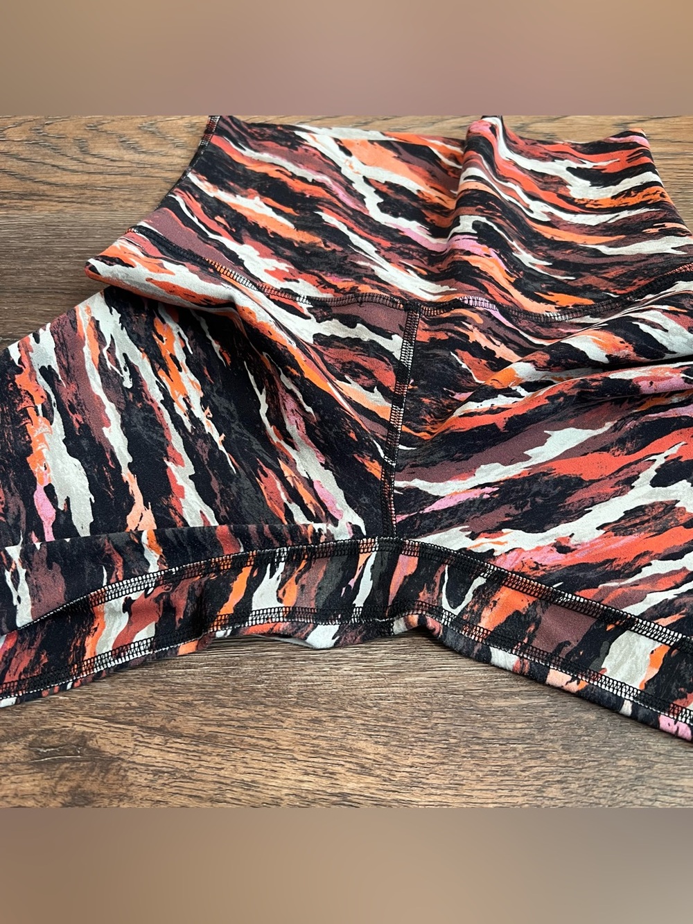 Lululemon Lunar New Year Align High Rise 25” Tiger Tide Smoky Red Multi Gold 4 - Picture 5 of 9